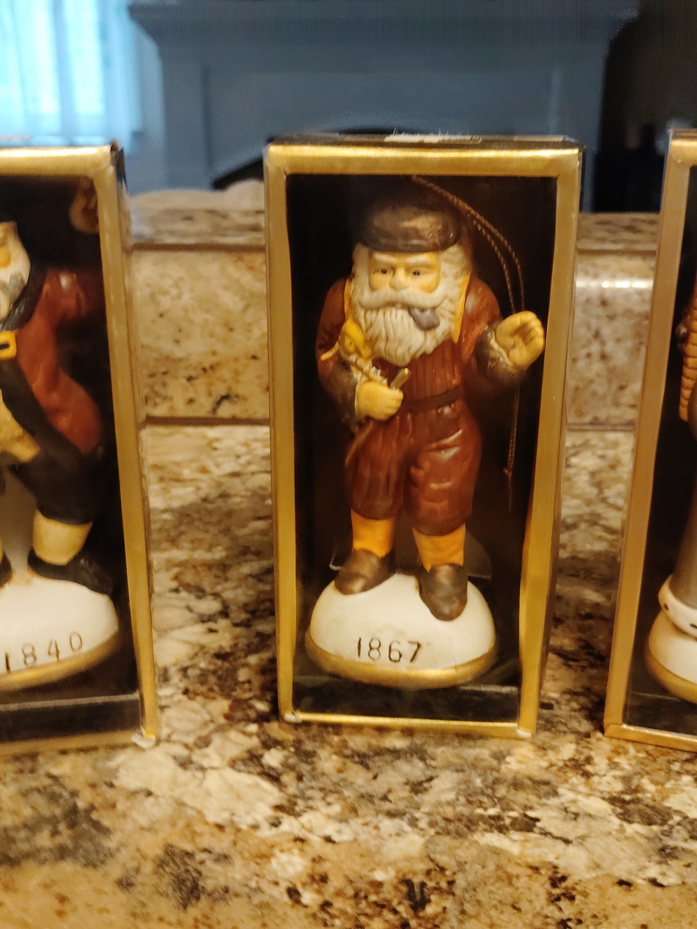 Vintage Ceramic Santa Figurine Ornament Christmas Multi-Color New - Picture 6 of 7